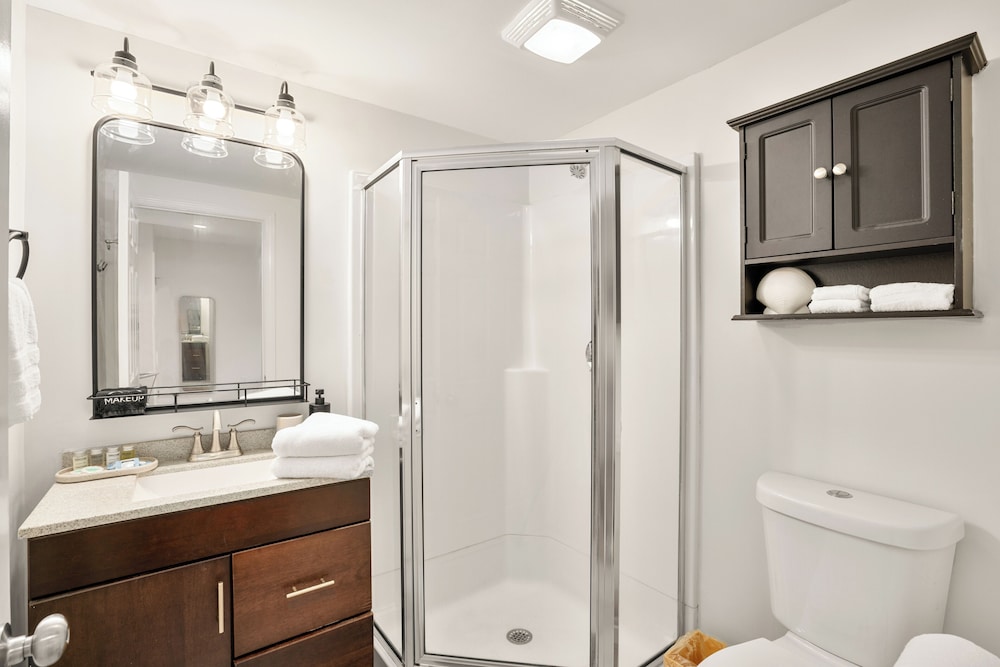Hygge House Suites