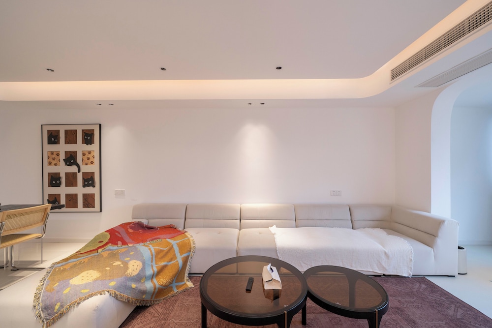 Book and Bed - Xujiahui