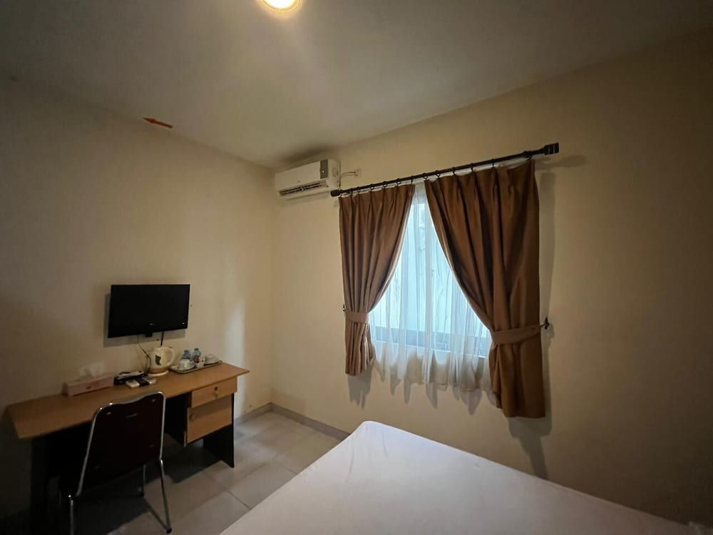 OYO 94442 Jebres Inn