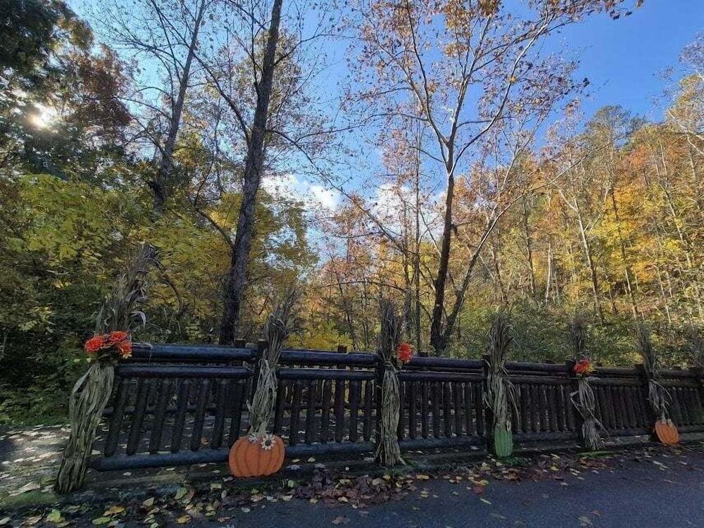 Reservation 2 Bedroom Cabin
