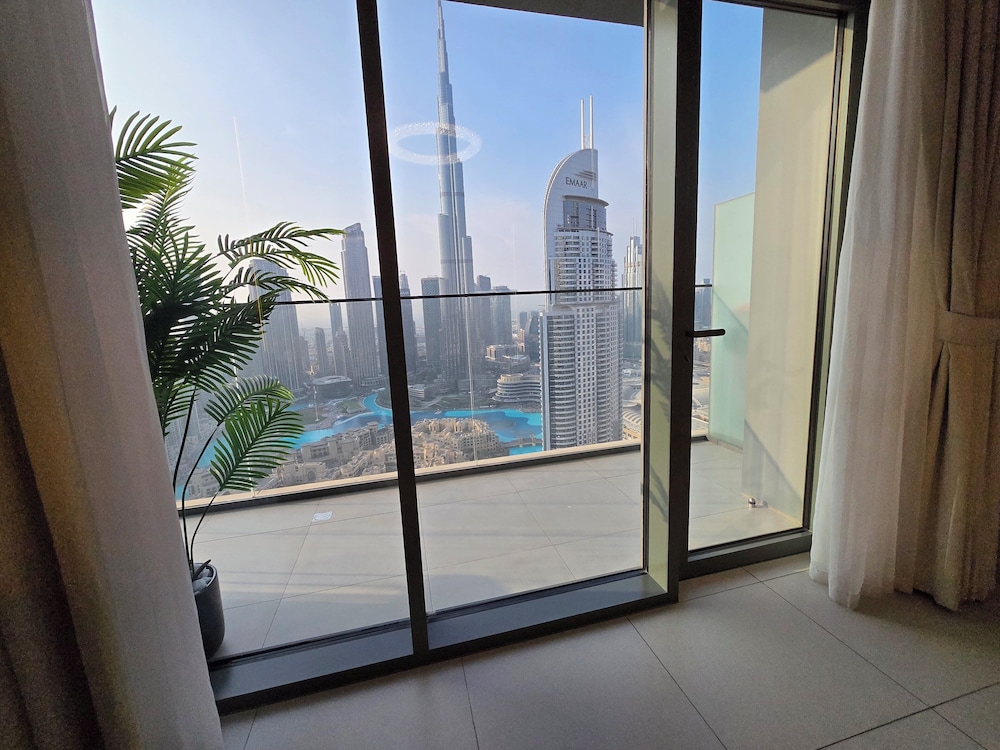 Royale Highend Burj and Fountain View