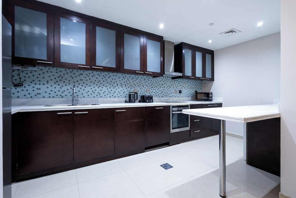 Stylish 2BR Business Bay Pool Access