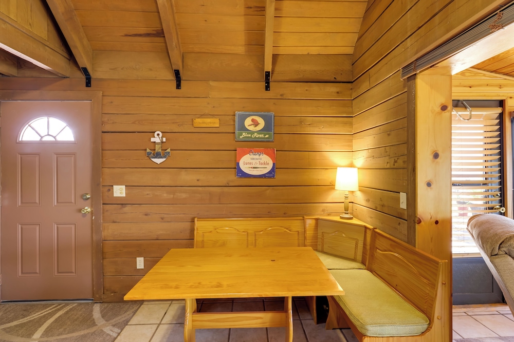 Boat, Fish & Swim: Lakefront Cabin in Okeechobee!