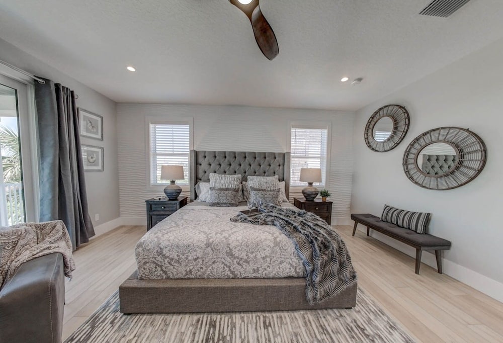 Villa Nautilus Steps Away From the Beach - New Lux 3 Story Pool Hot Tub Home With Elevator