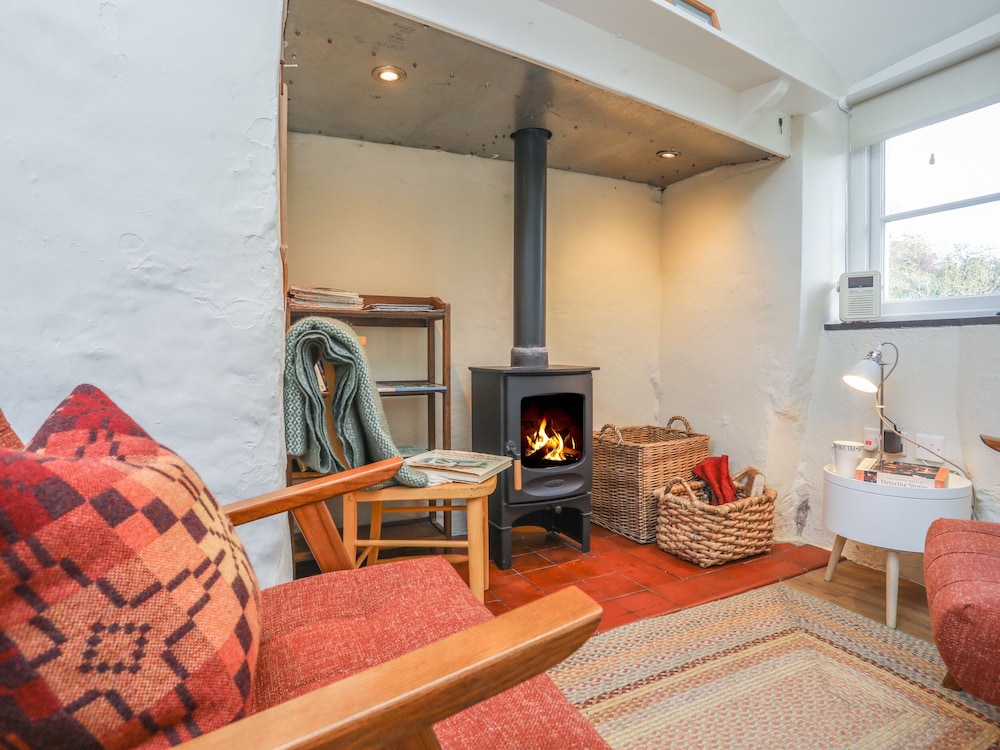 Ffrwd Cottage view 5