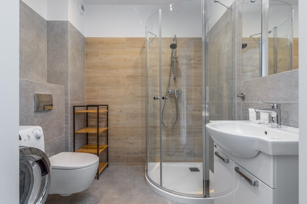 Modern Apartment Karsiborska by Renters view 4