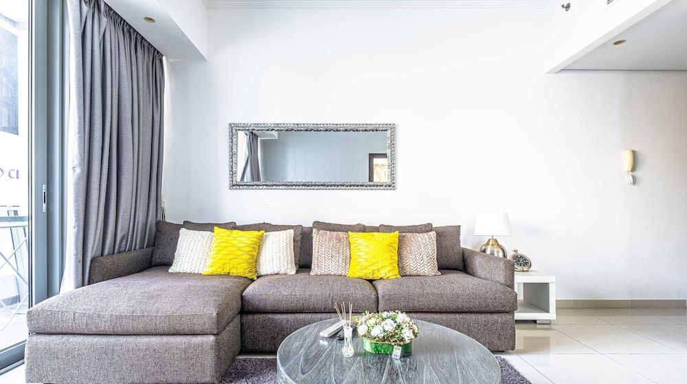 LUX Holiday Home - Silverene Towers 1