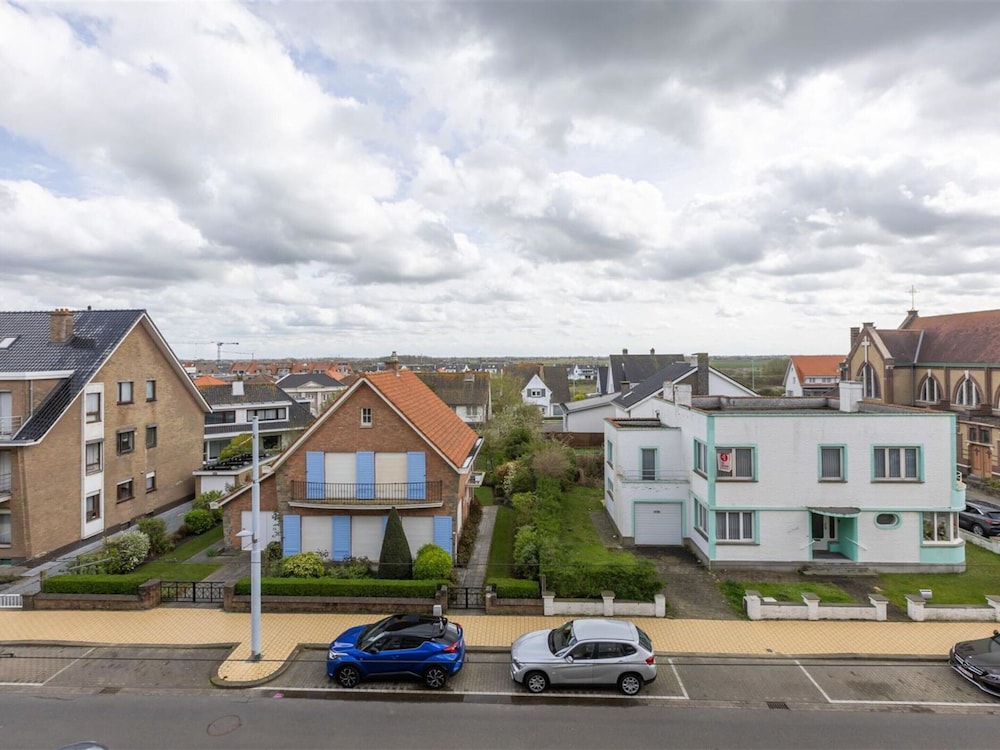 Apartment in Middelkerke Near Sandy Beach