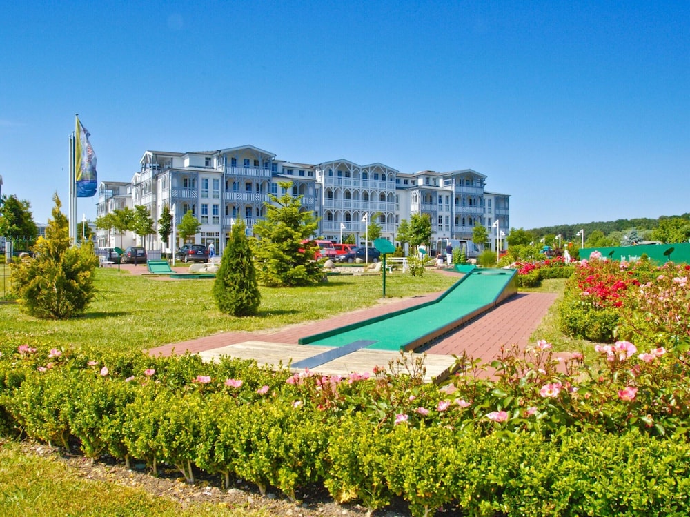 Modern Apartment Near Sellin Marina