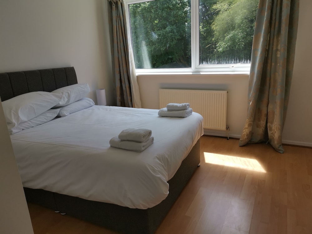BookedUK - NEW Large duplex apartment 4