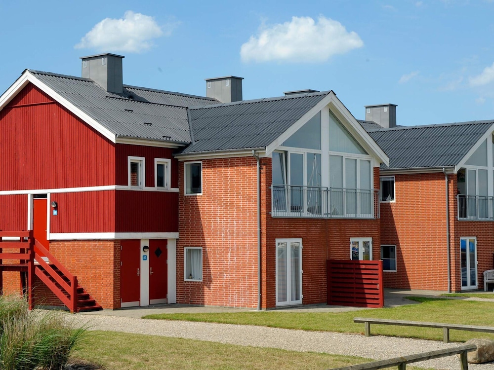4 Person Holiday Home on a Holiday Park
