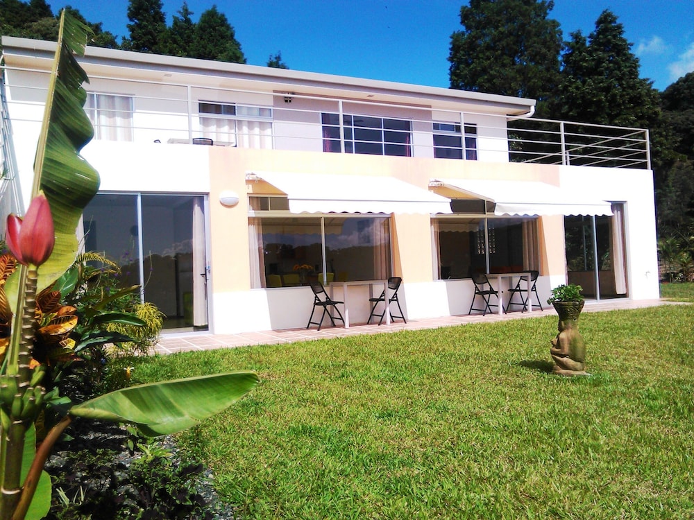 Super Costa Rica
