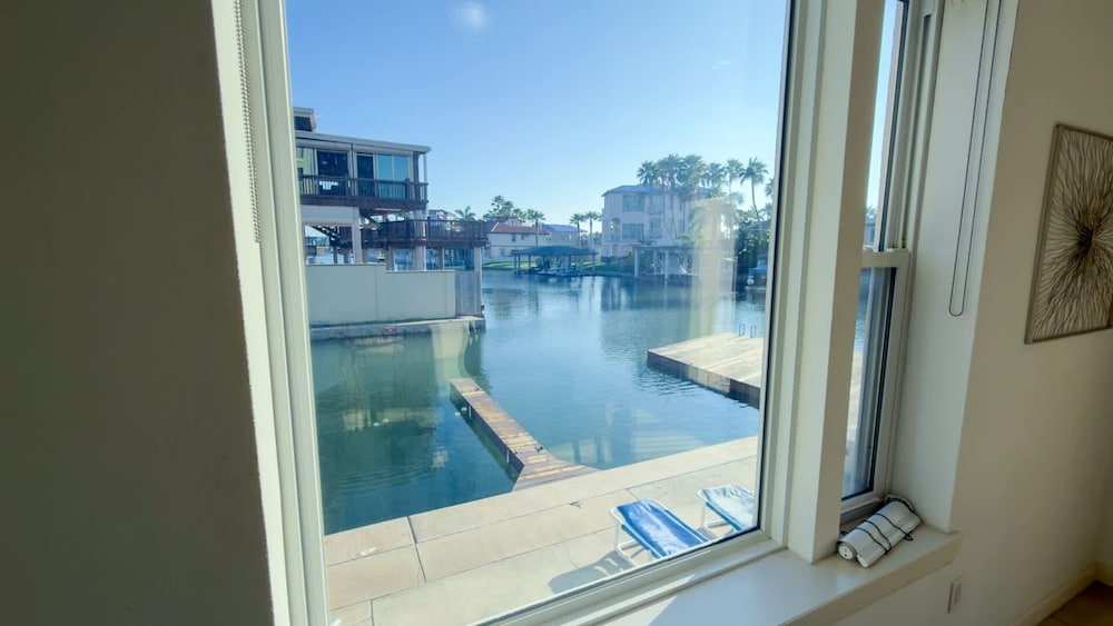 Channel Views Private Boat Slip Pool & Patio 3 Bedroom Apts