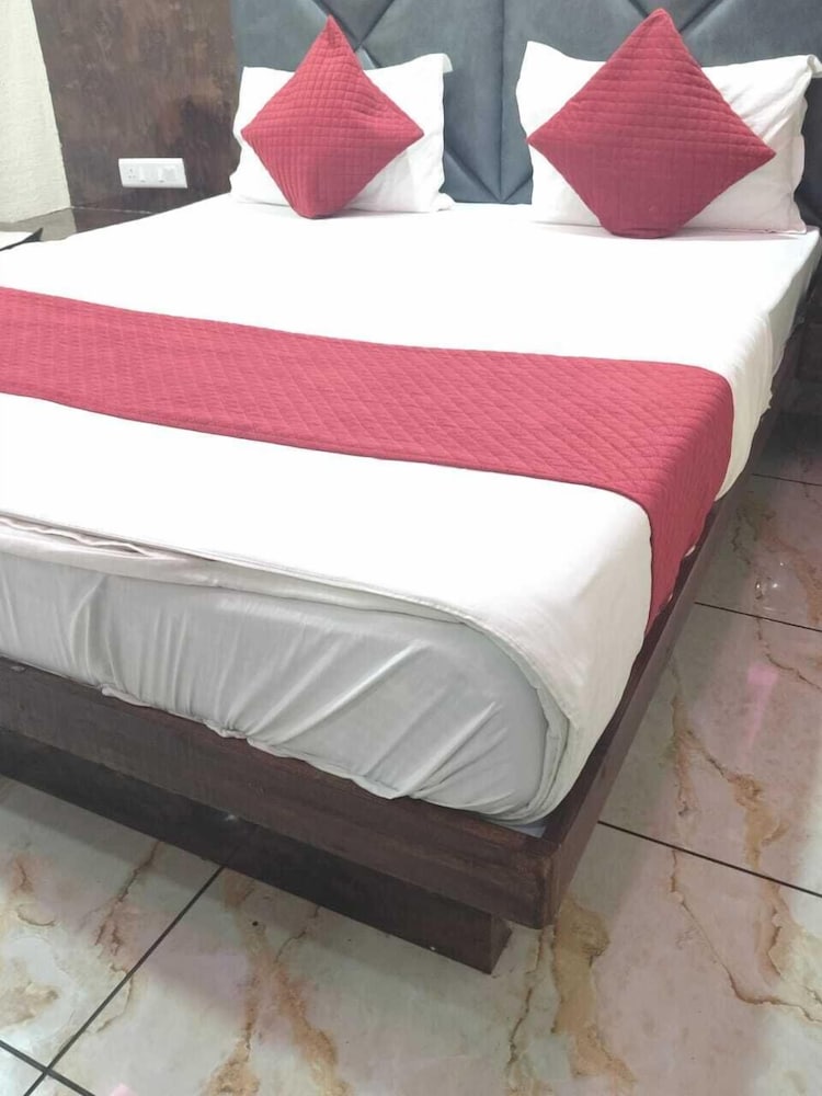 Hotel Raj Palace