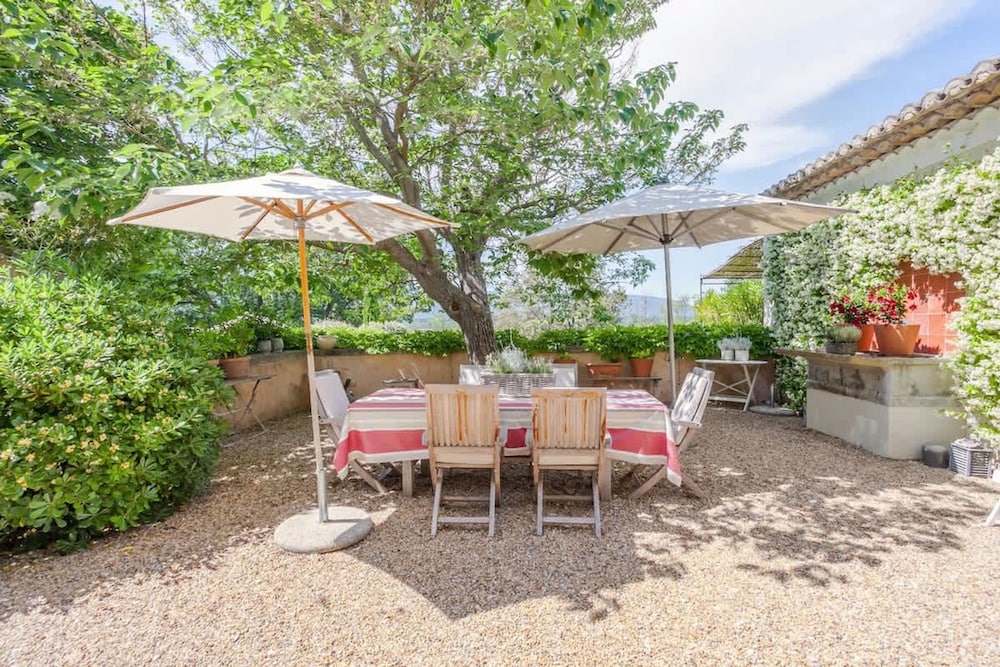 Villa Les Beaumettes - Haven of Peace in the Luberon