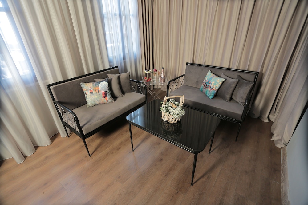 Ferman Pera - Image 40