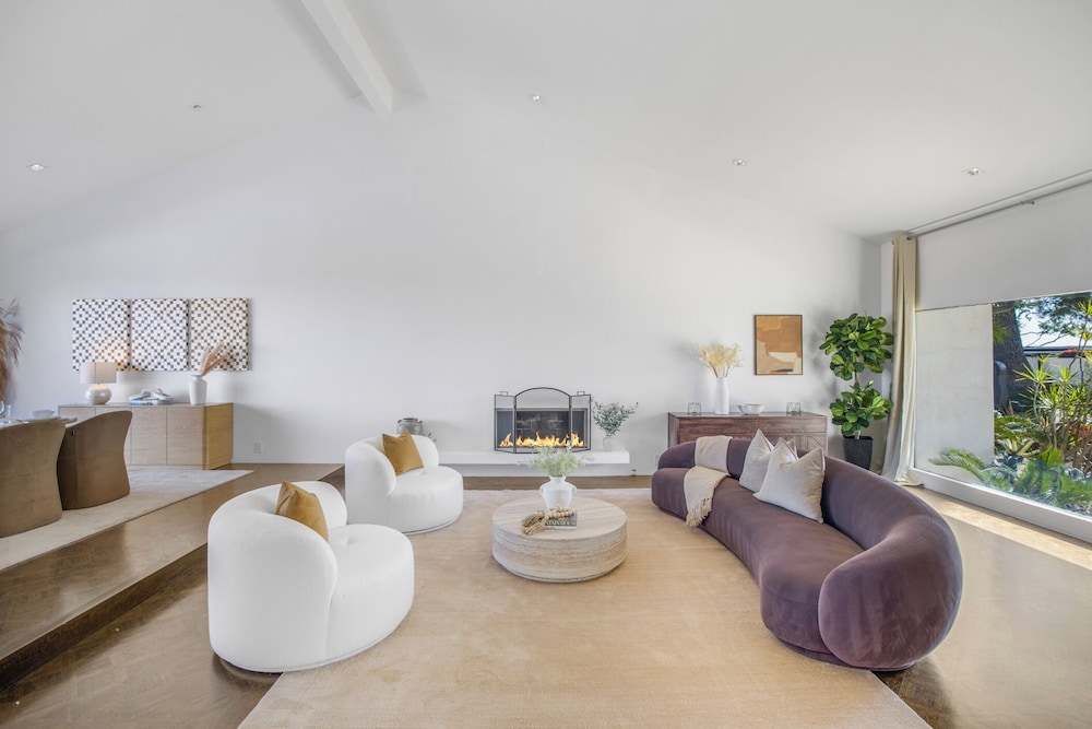 Stradella View - Bel-air Oasis w/ Infinity Pool & Stunning Panoramic Views