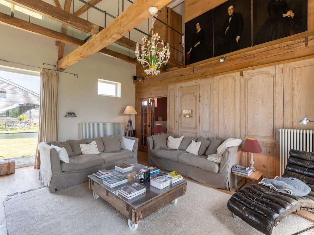 Premium Farmhouse in Nieuwmunster With Pool