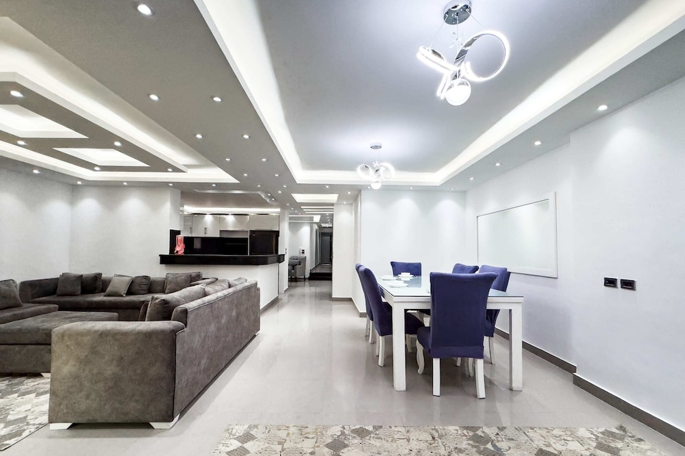 Xuru Stays I The Bold & Bright 3bdr Apt. 15 Min To Airport