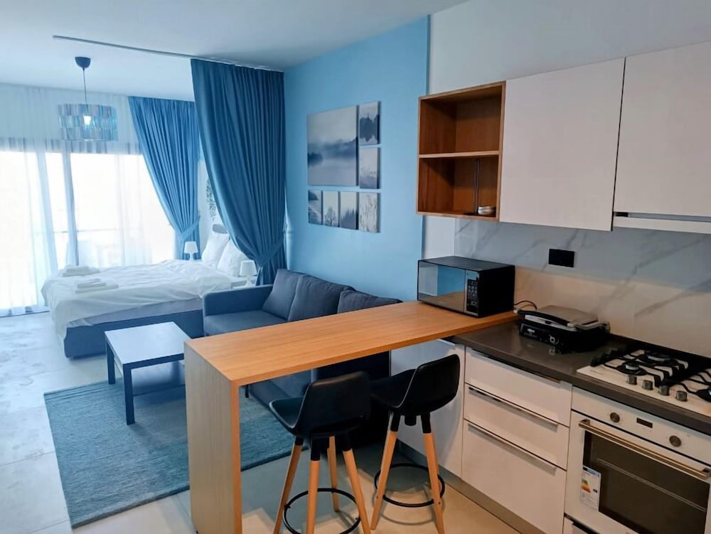 Azure Seaview Studio in Caesar Blue