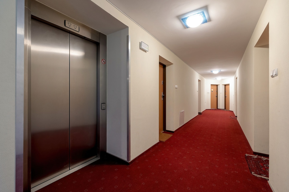 Apartments Near the Promenade by Renters view 3