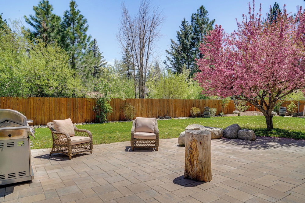 5 Mi to Northstar Resort! Family Home w/ Hot Tub