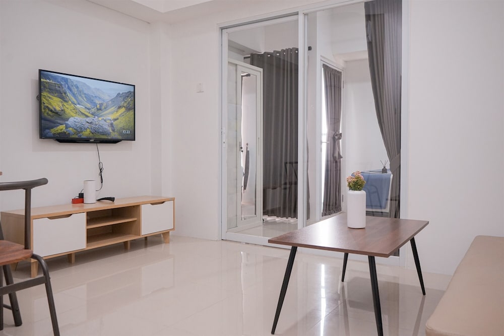 Chic And Cozy 1Br Tamansari Bintaro Mansion Apartment