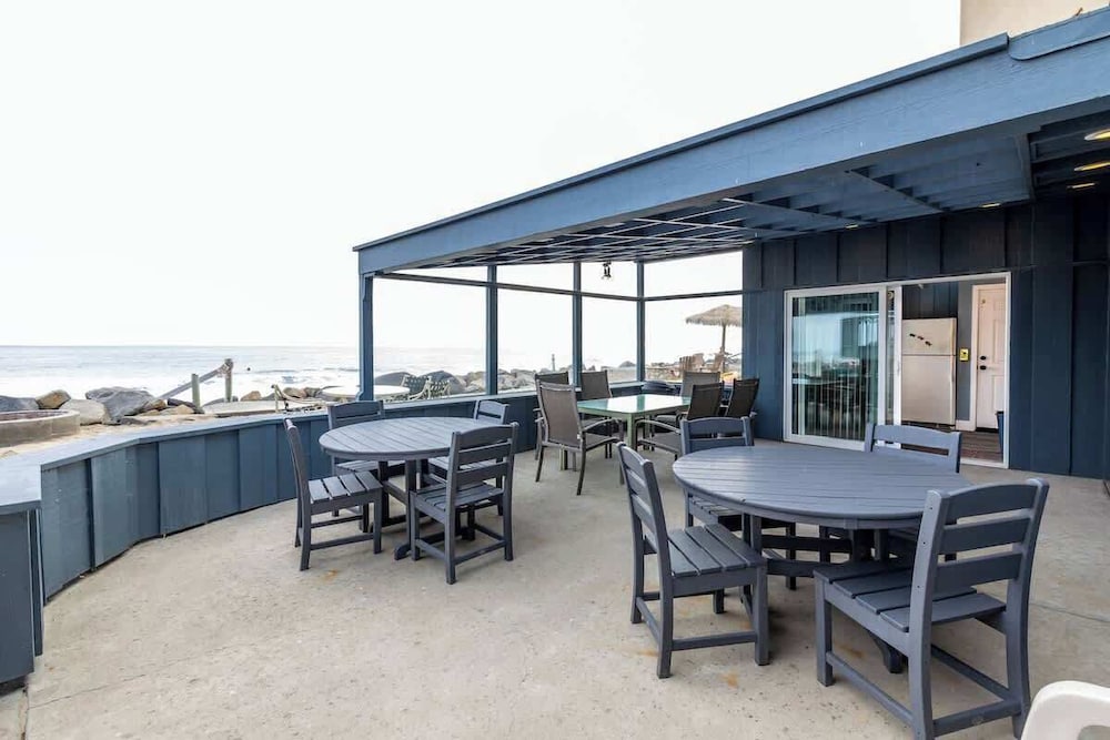 4 Bedroom With Pool in Oceanside