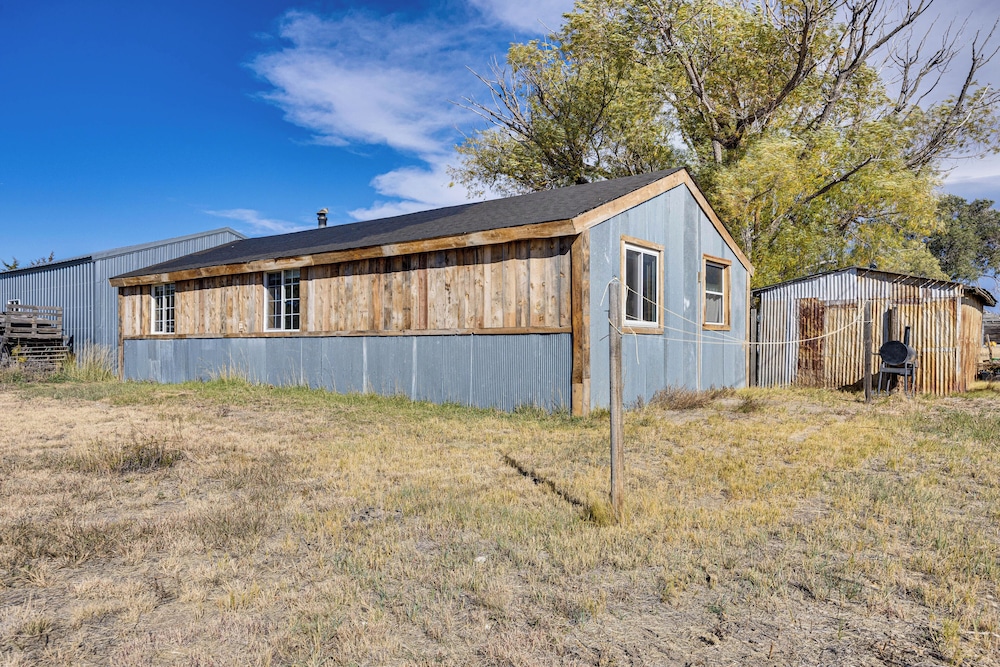 Rustic Cabin in Peyton Near Hiking Trails!