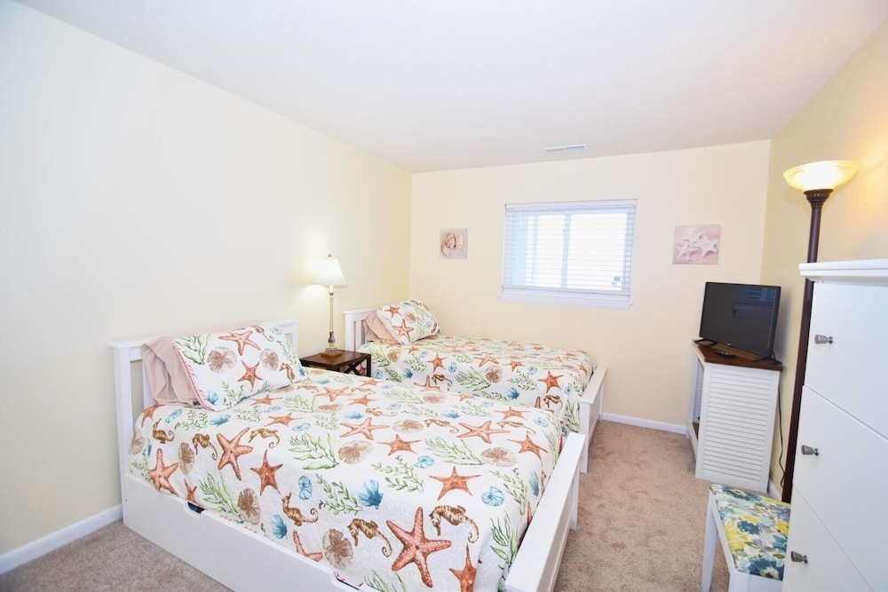 Thunder Island 132c 2 Bedroom Home by RedAwning view 2