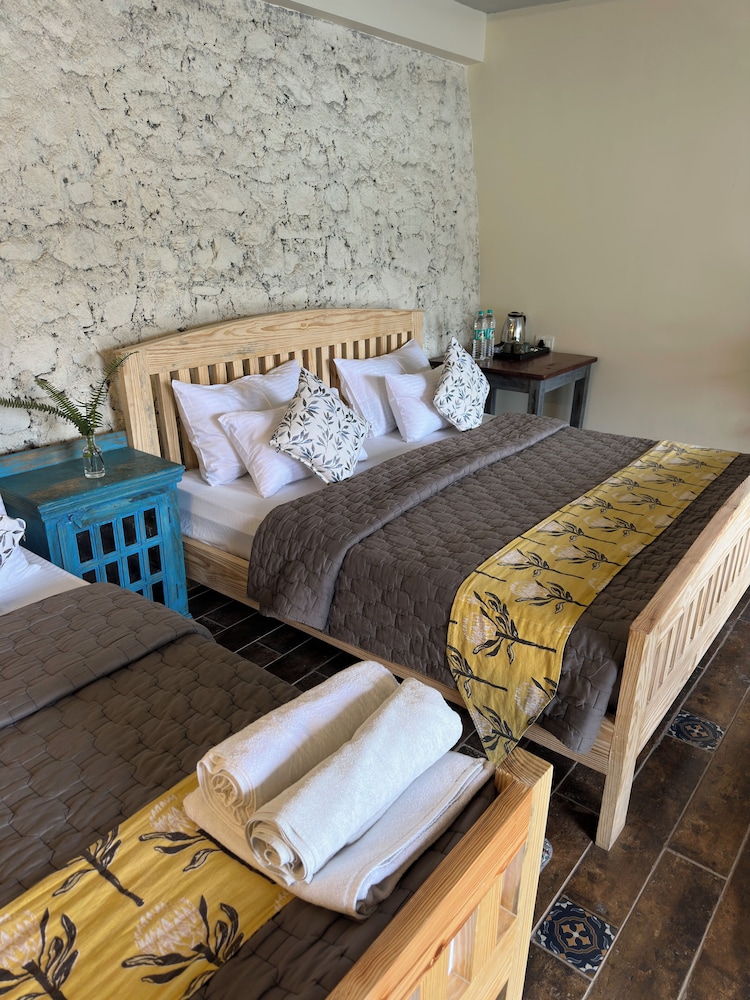 Echor Malusara Lakeview Retreat Bhimtal
