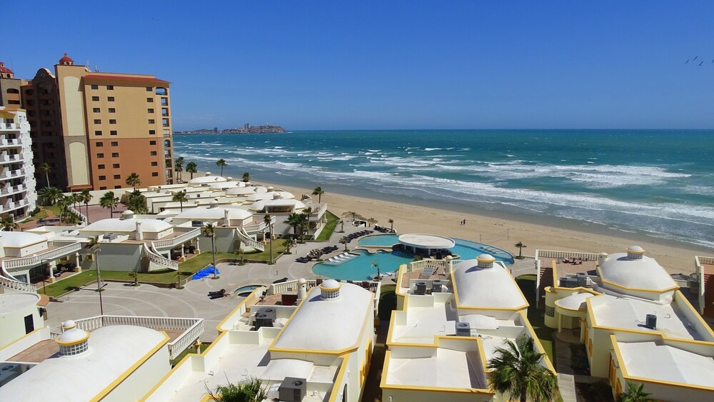Las Palmas Resort At Sandy Beach: Condo Grande 602 1 Bedroom Condo by Redawning