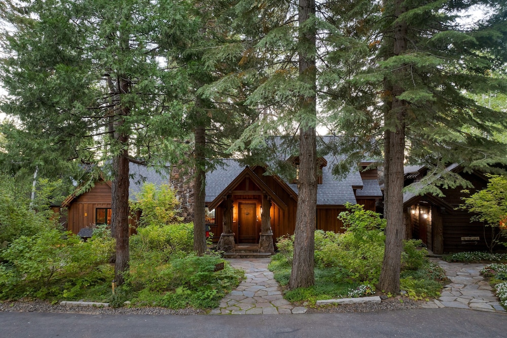 Homewood Lakefront by Avantstay Private Beach Lake Access Views