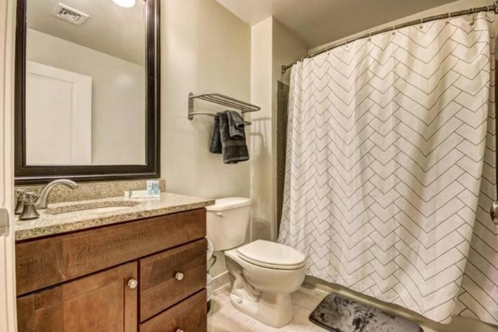 Fantastic 2 bedrooms apt. Harbor