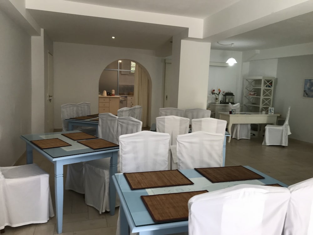 Ifestia Hotel Santorini