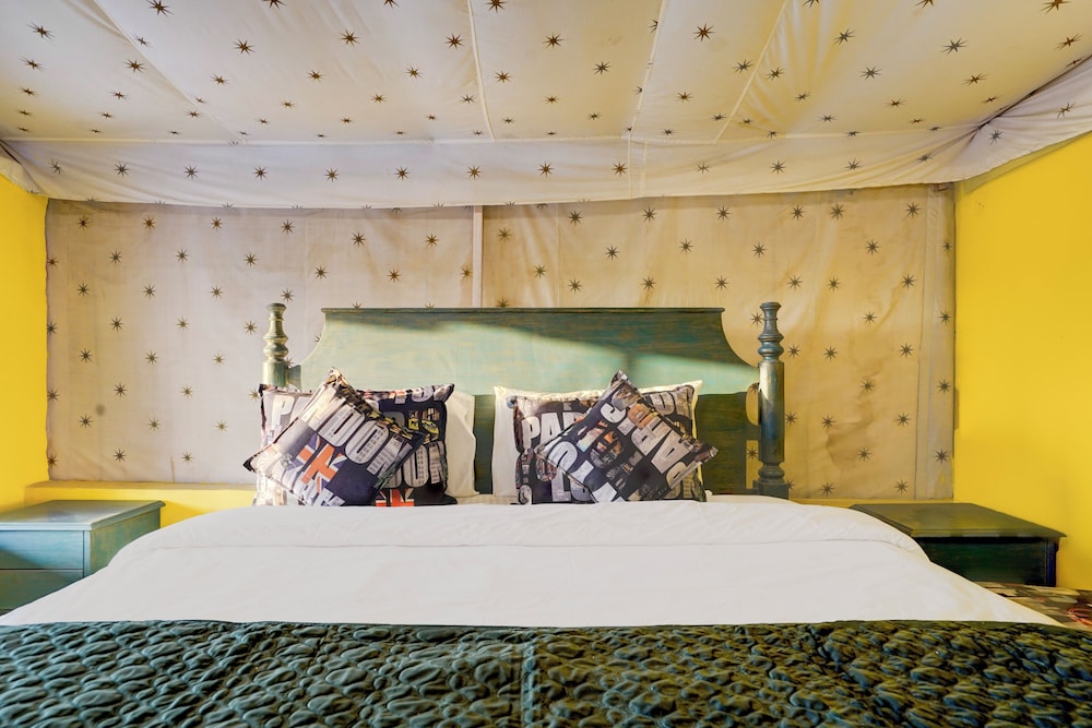 Alaya Stays Fortezza | Pet-friendly 6-BHK Farmhouse With Private Pool