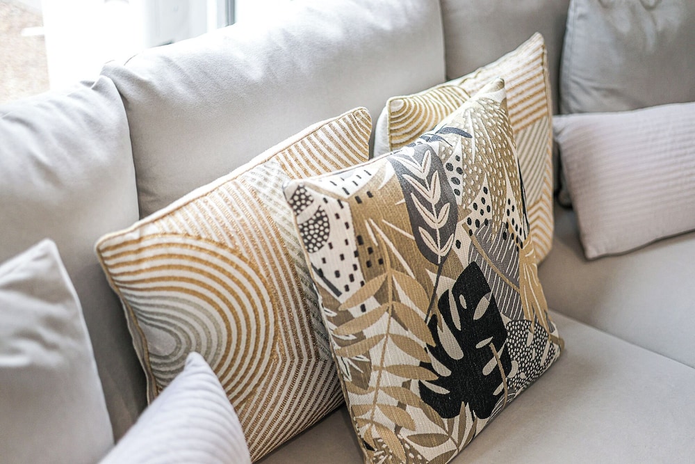 StayAU Fresh Modern 5BR Retreat Netflix in Berwick
