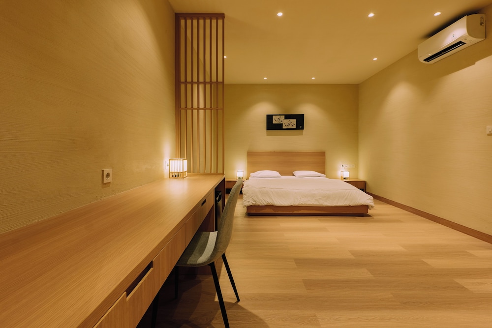 Himawari House