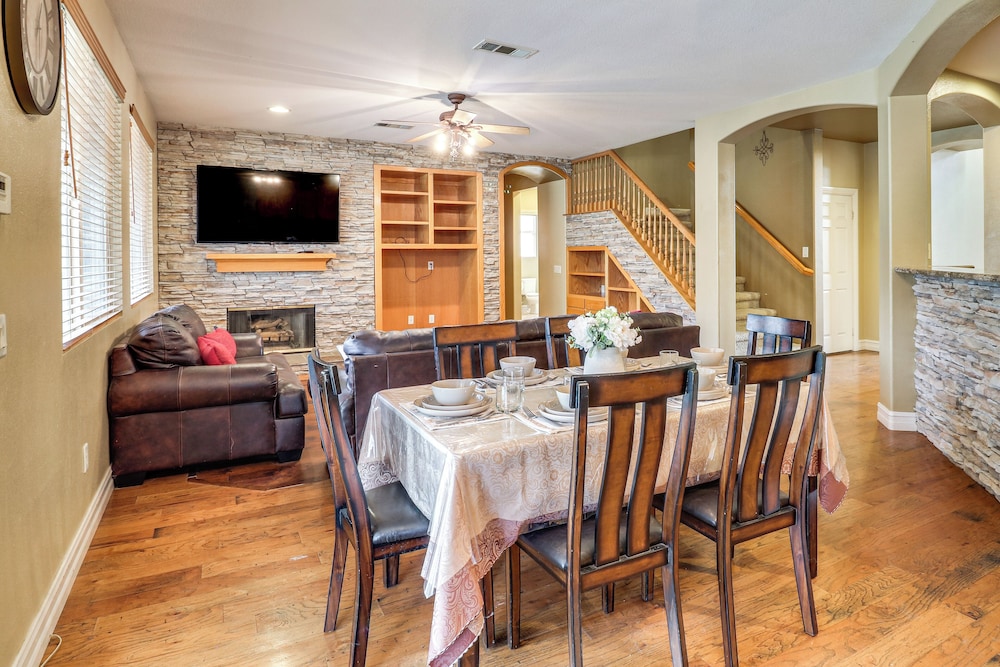 Pool, Patio & Games! Suburban Home in Palmdale
