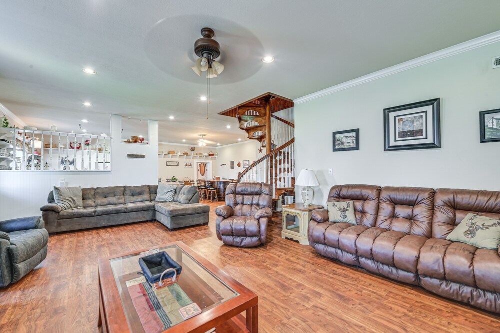 Spacious Ewing Retreat w/ Game Room & Fireplace! view 5