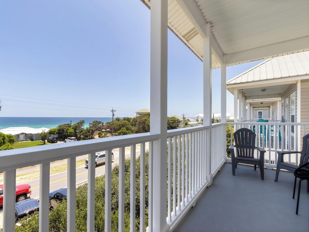 Sunset On Seabreeze by Southern Vacation Rentals
