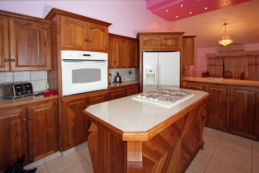 Sheppy's Den Villa