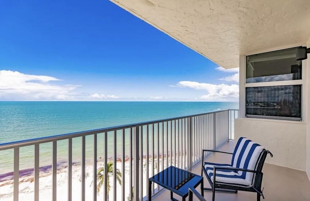 Estero Beach & Tennis 804-c