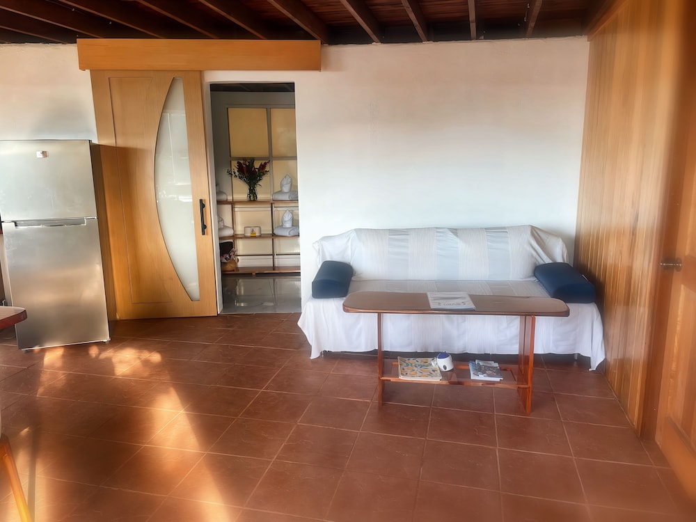 Fare Oviri Lodge