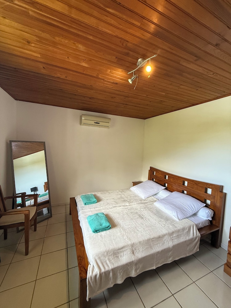 Luna's Home Raiatea