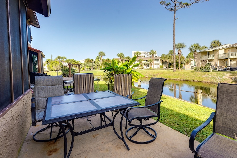 PCB Townhome w/ Resort Amenities - Walk to Ocean!