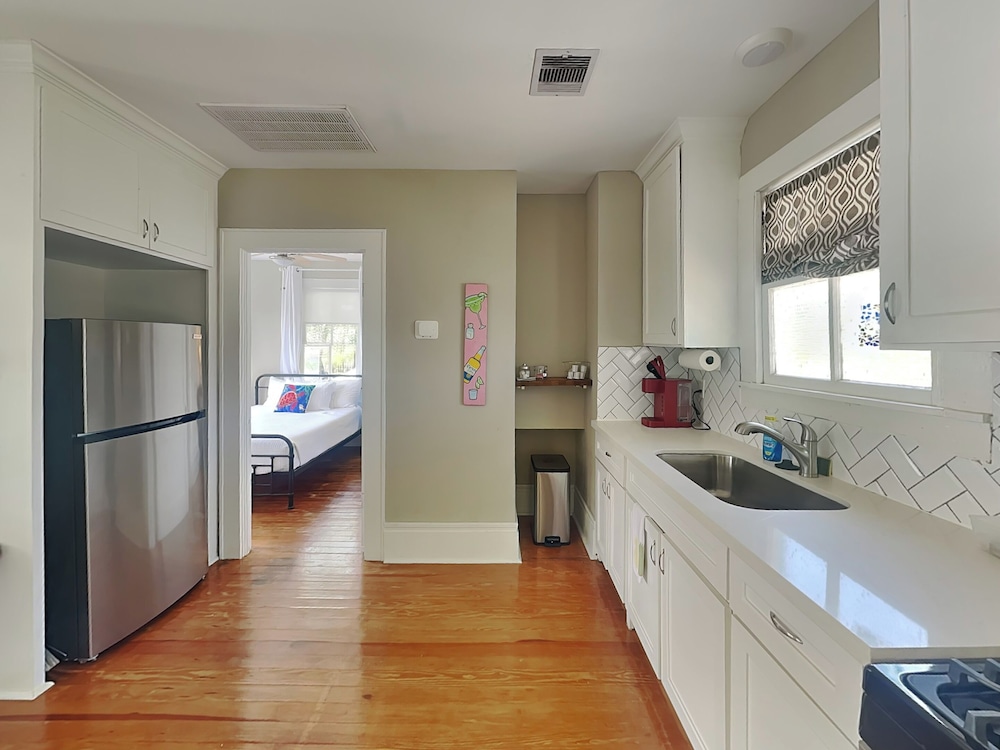 Sealy Street Duo by Ryson Vacation Rentals