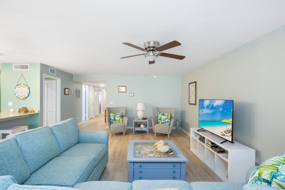 Kings Crown 209 2 Bedroom Condo