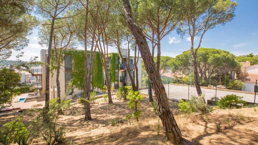 Pineda in Llafranc With 4 Bedrooms and 2 Bathrooms