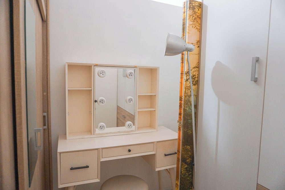 Elegant And Best Deal 1Br At L'Avenue Pancoran Apartment